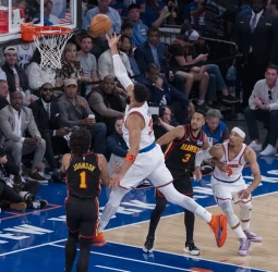 NBA: Brunson marca el ritmo y Towns remata a los Hawks en Nueva York (113-102) [1-0]