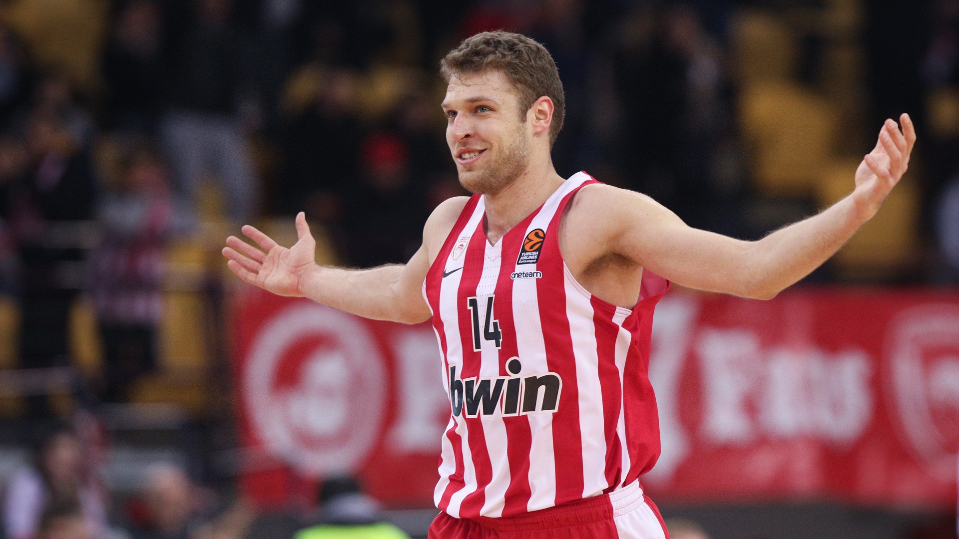 EuroLeague: Vezenkov Leads Olympiacos to Final: "Our Defense Was Elite"