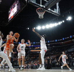 Valencia Basket vs Ensino: Las taronja se enchufan en el segundo tiempo y avanzan a semifinales donde se verán con Spar Girona (73-70)