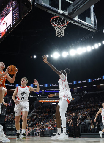Valencia Basket vs Ensino: Las taronja se enchufan en el segundo tiempo y avanzan a semifinales donde se verán con Spar Girona (73-70)