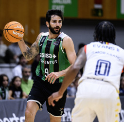 ACB: La Penya aplasta al MoraBanc Andorra y acaricia los Playoffs (101-79)