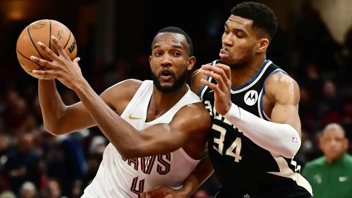 NBA: Giannis Antetokounmpo y Evan Mobley aparecen ligados a un posible intercambio bomba