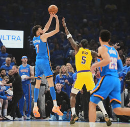 NBA: Chet Holmgren lidera la exhibición de Oklahoma City Thunder ante Lakers (108-90) [1-0]