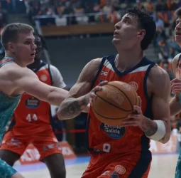 Primera FEB: El Leyma Básquet Coruña remonta al Menorca y se queda a un paso de la Final Four (81-76)