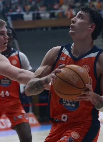 FEB Playoffs: Leyma Básquet Coruña Rallies Past Menorca, One Win Away from Final Four (81-76)
