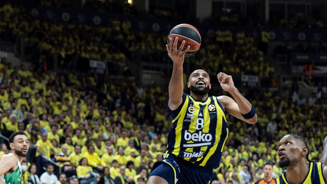 Fenerbahce y Anadolu Efes avanzan a semifinales y se citan en la Liga turca