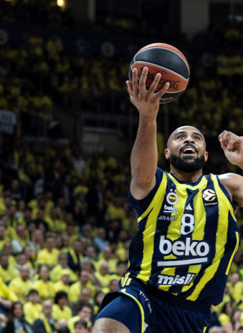 Fenerbahce y Anadolu Efes avanzan a semifinales y se citan en la Liga turca