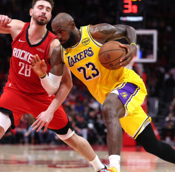 NBA: Los Angeles Lakers aplastan a Houston Rockets y avanzan a semifinales del Oeste (98-78) [4-2]