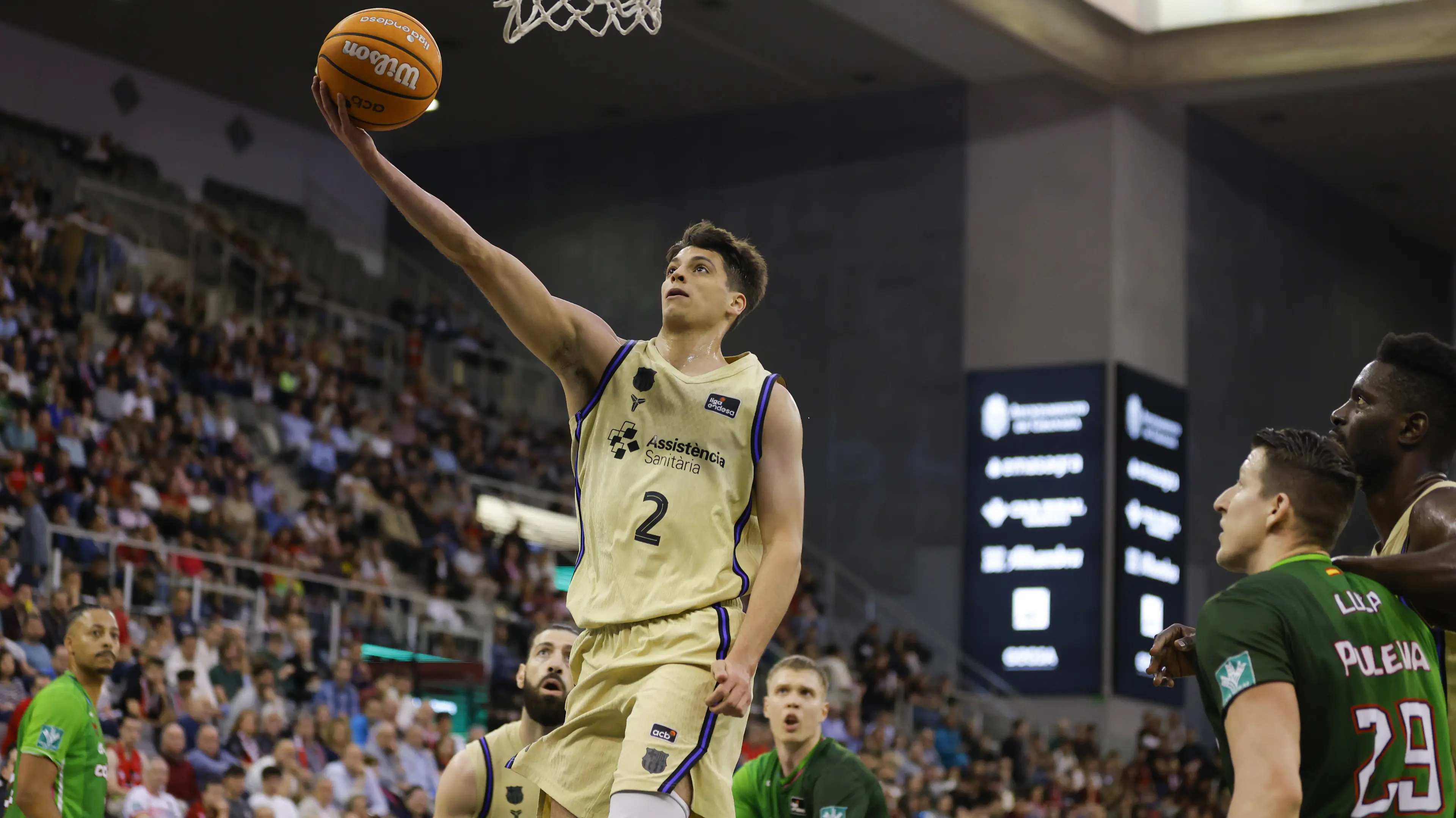 ACB: Barcelona Defeats Combative Coviran Granada and Keeps Second Place Dreams Alive (98-101)