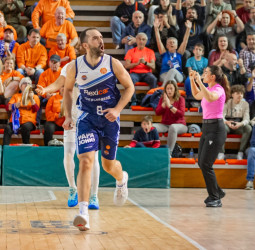 Todo es más fácil con Vítor Benite, Fuenlabrada fuerza el cuarto partido (88-81)