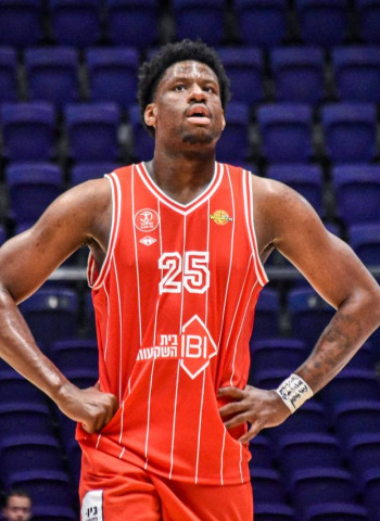 EuroLeague: Hapoel Tel-Aviv blinda a Dan Oturu con un nuevo contrato y elimina su cláusula de salida