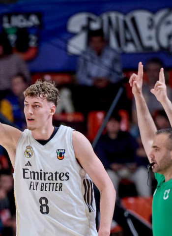 Liga U: El Real Madrid supera al Burgos y habrá Clásico en la final (74-102)