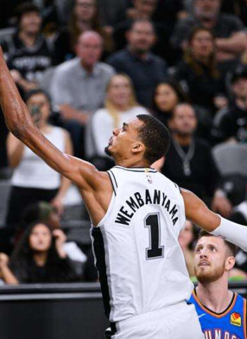 NBA: San Antonio Spurs frena a Oklahoma City Thunder con una exhibición defensiva (103-82) [2-2]