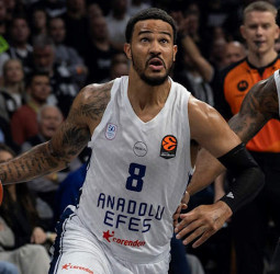 EuroLeague: El Barcelona sigue de cerca a Nick Weiler-Babb