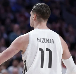ACB: Mario Hezonja firma una actuación histórica y rescata al Real Madrid ante UCAM Murcia (131-123)