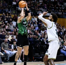 El Asisa Joventut-Unicaja, suspendido