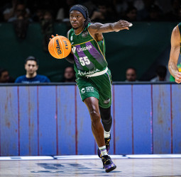 Unicaja se lleva el duelo español y queda tercera clasificada de la BCL (85-80)