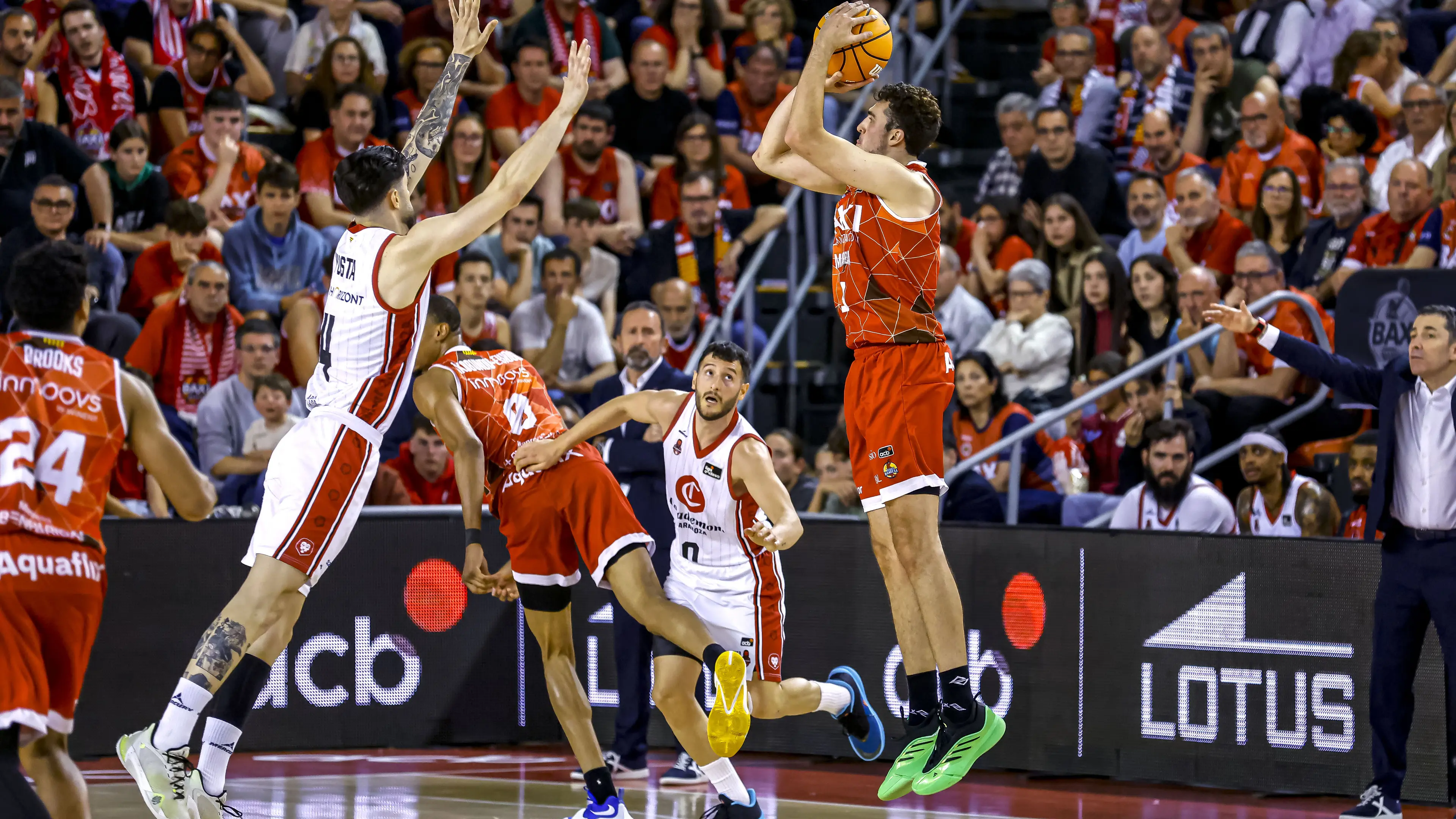 ACB: Álex Reyes lidera al BAXI Manresa y complica al Zaragoza (101-83)