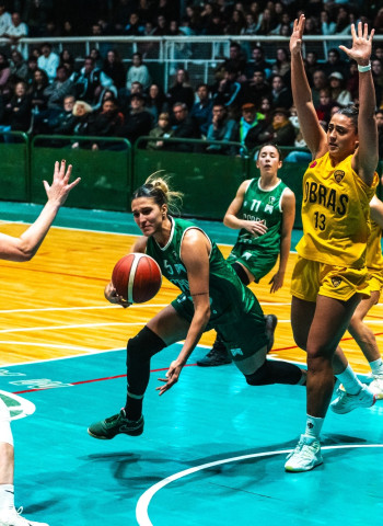 Ferro aprovechó su localía y se llevó el primer punto de la Final de la Liga Femenina Argentina