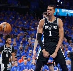 NBA: Victor Wembanyama firma una obra maestra y roba el factor cancha para San Antonio Spurs ante Thunder (115-122) [0-1]