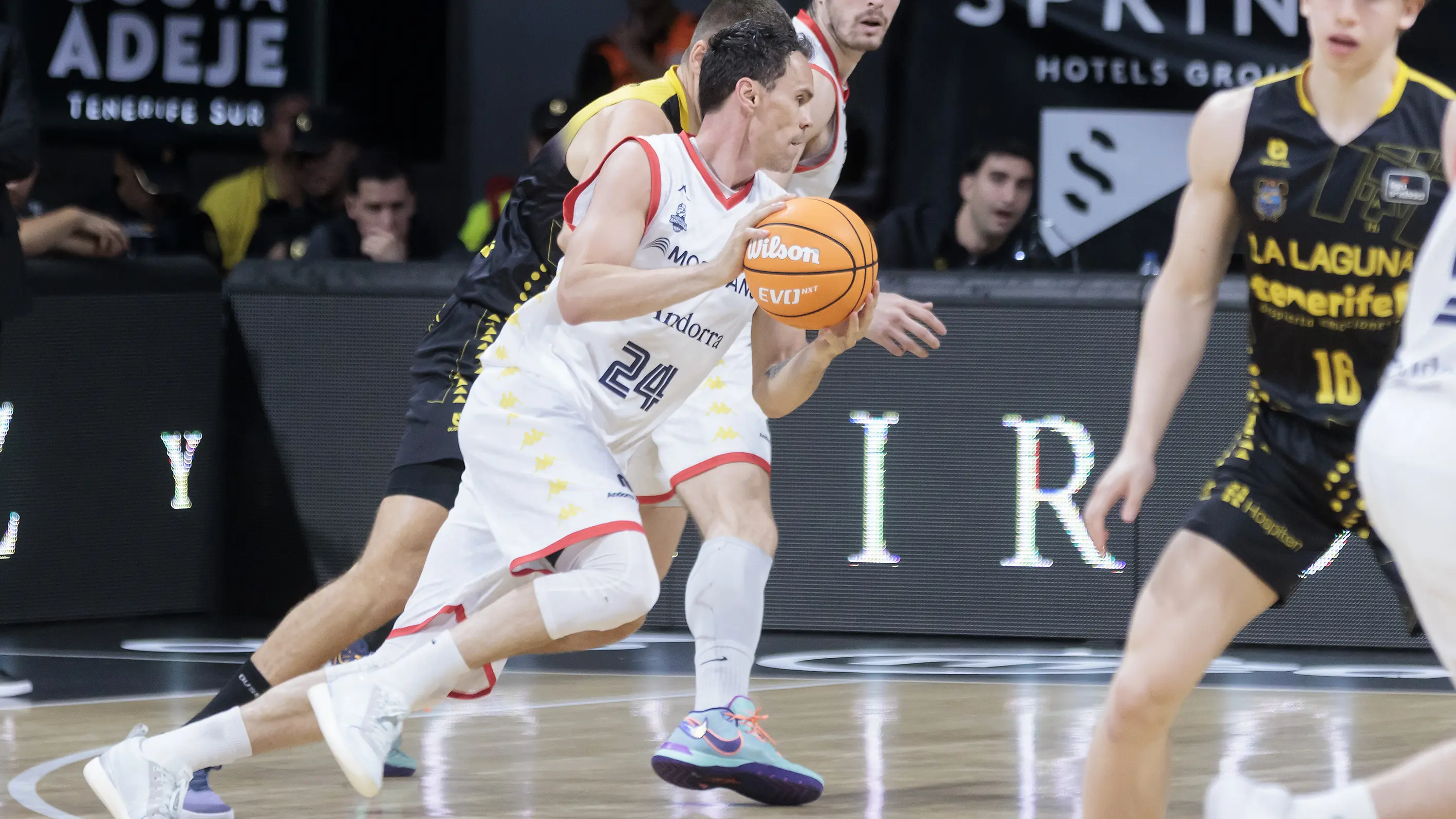 ACB: Kyle Kuric silencia el Santiago Martín y da vida al MoraBanc Andorra (89-90)