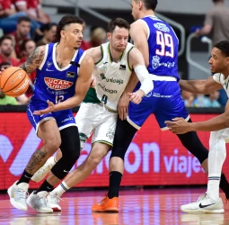 ACB: El UCAM Murcia hunde al Unicaja y complica aún más su camino al playoff (87-69)
