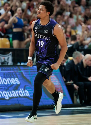 ACB: El Surne Bilbao se agarra al Playoff tras tumbar a un competitivo Bàsquet Girona (86-80)