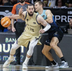 ACB: Kevin Punter sentencia a La Laguna Tenerife y mantiene al Barça (97-102)