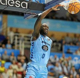 El Río Breogán ejecutará el +1 de Bakary Dibba