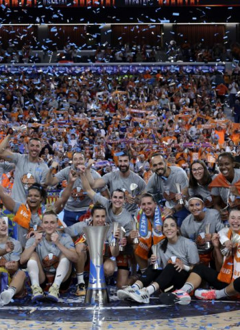 Anderson's Buzzer-Beater Crowns Valencia Basket in Historic Liga Femenina Endesa Final (68-67)