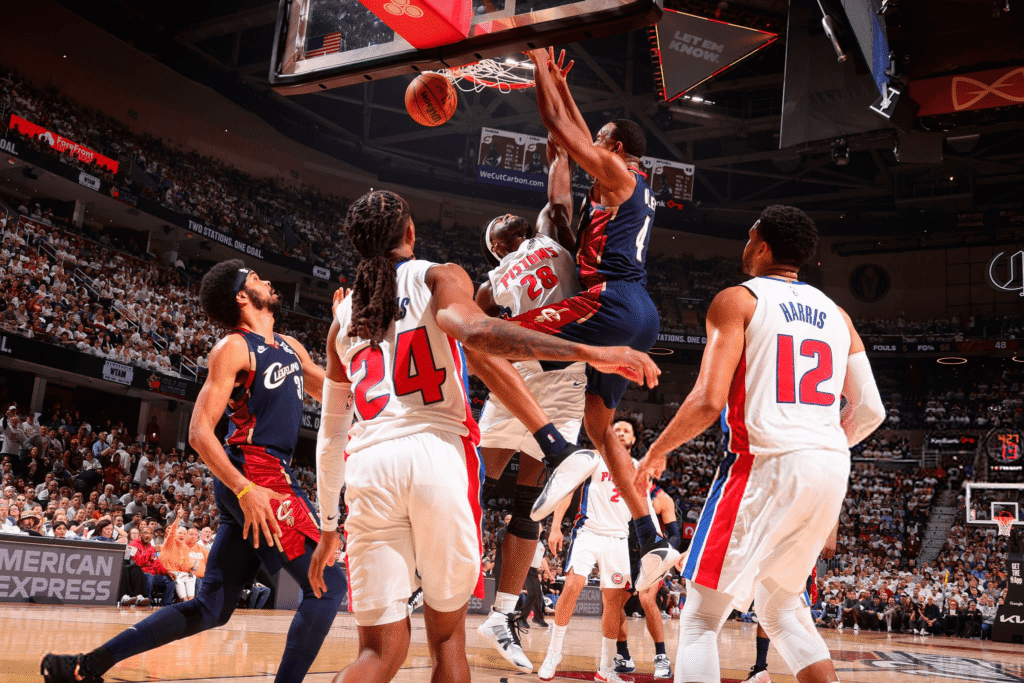 NBA: James Harden responde en el clutch y devuelve la vida a Cleveland Cavaliers ante Detroit Pistons (116-109) [2-1]
