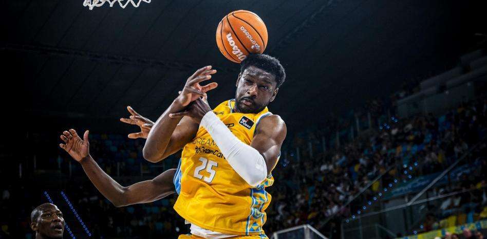 Real Madrid Back in Pursuit of Chimezie Metu for Next Season