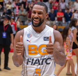 ACB: El Bàsquet Girona cierra su mejor temporada con un triunfo de prestigio ante el Joventut (82-77)