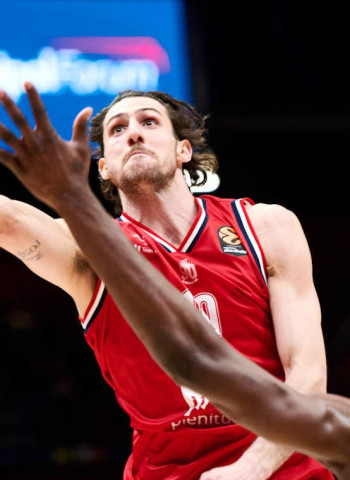 El Milan golpea primero en Brescia y toma ventaja en semifinales de la Lega (72-88)