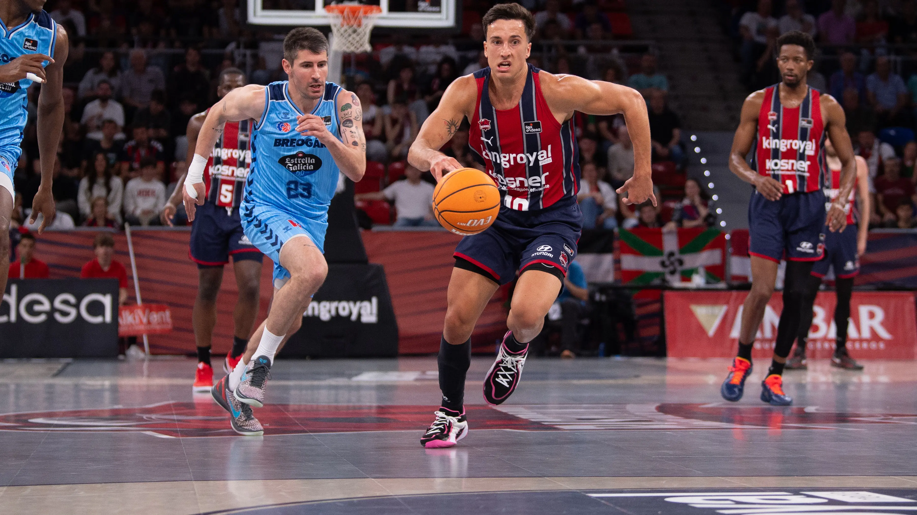 El Kosner Baskonia acelera hacia la zona alta tras superar de forma clara al Río Breogán (112-84)