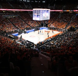 Valencia Basket busca reaccionar ante un FC Barcelona que golpeó primero en la final