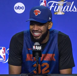 NBA Finals: Karl-Anthony Towns se emociona con los Knicks y el recuerdo de su madre antes del duelo con Wembanyama