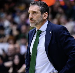 Ibon Navarro deja de ser entrenador de Unicaja