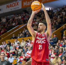 NCAA: Juan Fernández deja Girona y se compromete con South Carolina