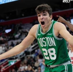 NBA: Hugo González aparece en una posible operación por Giannis y Jaylen Brown