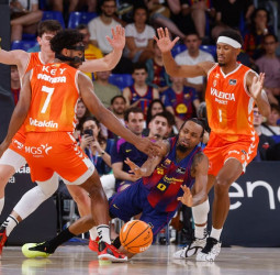 Valencia Basket se proclama Campeón de la ACB en el Palau tras otra exhibición de juego (84-108)