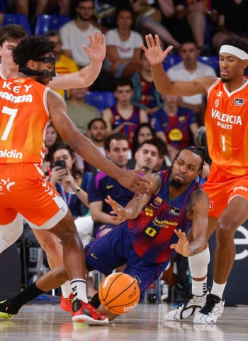 Valencia Basket se proclama Campeón de la ACB en el Palau tras otra exhibición de juego (84-108)