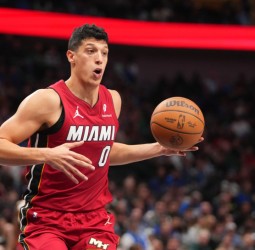 Simone Fontecchio seguirá en Miami Heat una temporada más