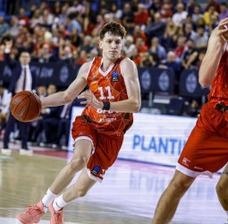 El Barça suma a Agustín Ubal y sigue perfilando una profunda renovación de su plantilla