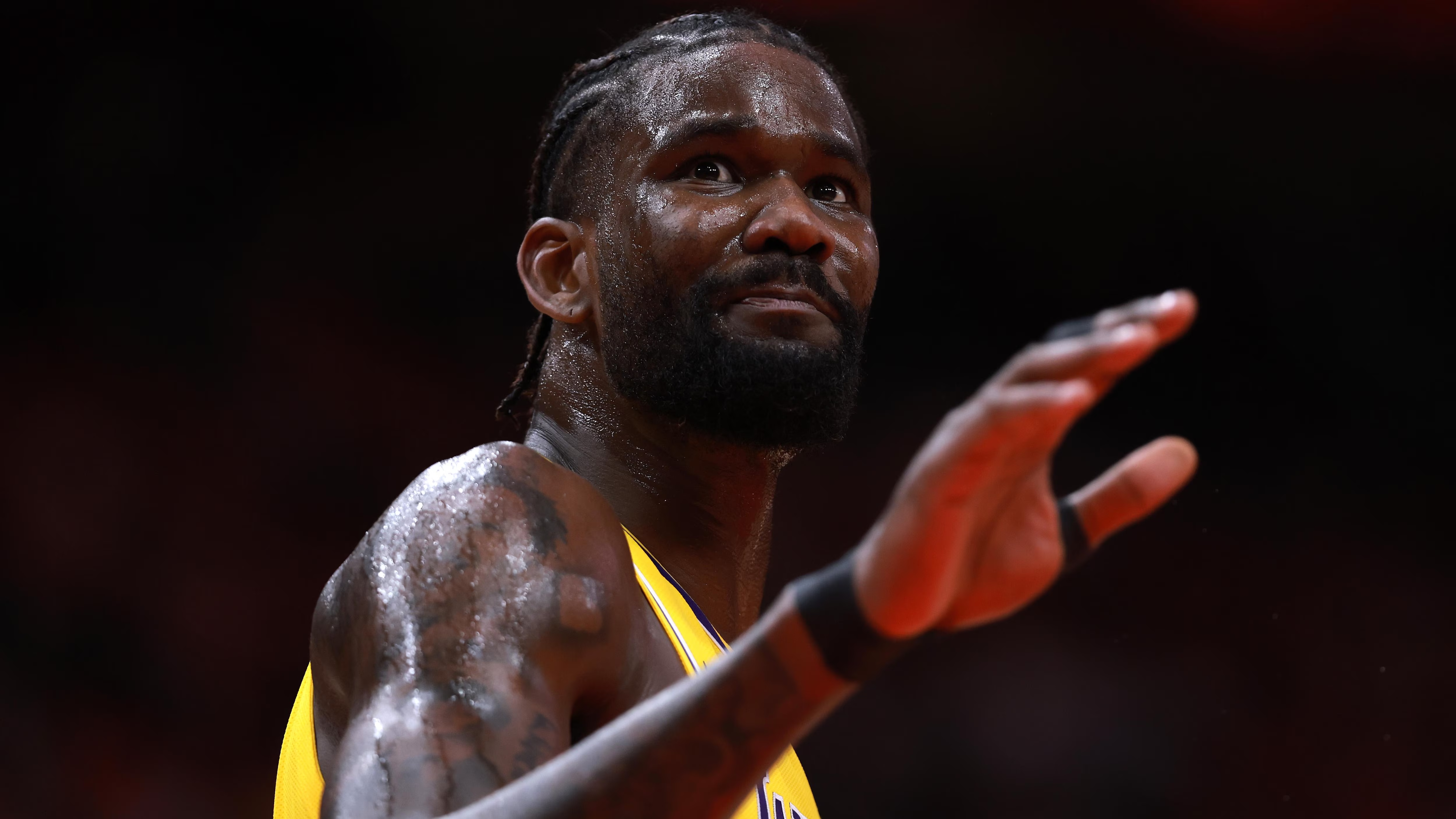 Deandre Ayton to Stay with Lakers for Another Season