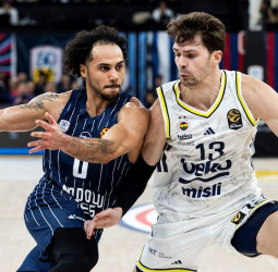 Anadolu Efes sobrevive a Fenerbahce y se mete de lleno en la semifinal turca, 102-93
