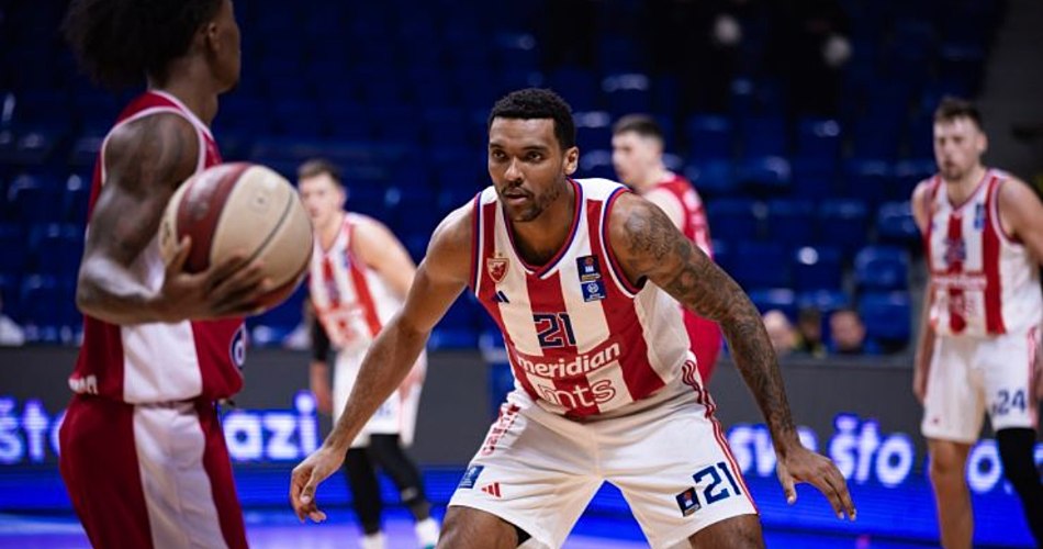 Olimpia Milán avanza por Joel Bolomboy