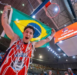 Caio Pacheco seguirá dirigiendo al Básquet Coruña en la ACB