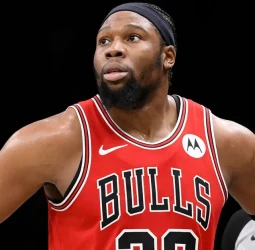 Yabusele deja la NBA y firma por Panathinaikos