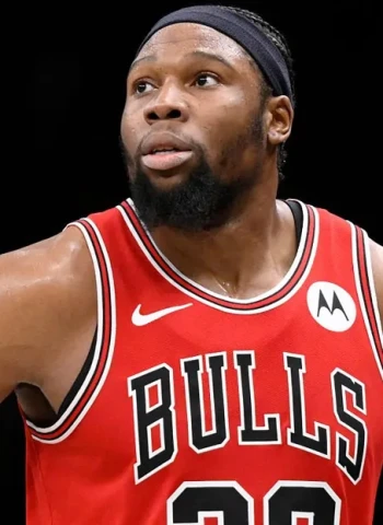 Yabusele deja la NBA y firma por Panathinaikos